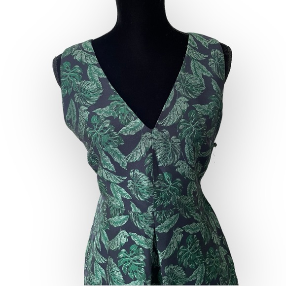 Sam Edelman leaf print v-neck fit and flare sleeveless cocktail dress size 8 new - Picture 2 of 9
